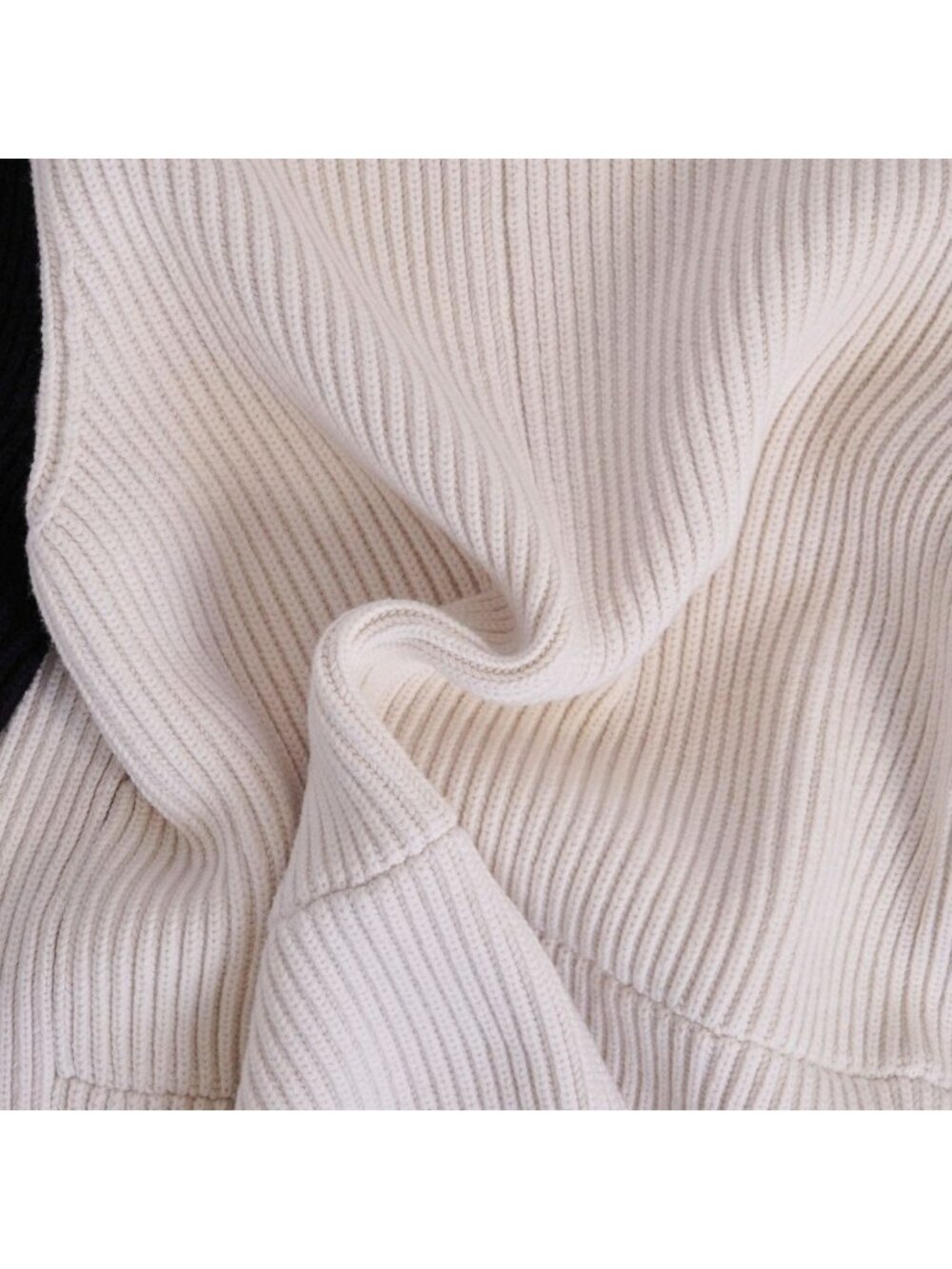 Louis Vuitton Knit Sweater - Picture 4 of 5